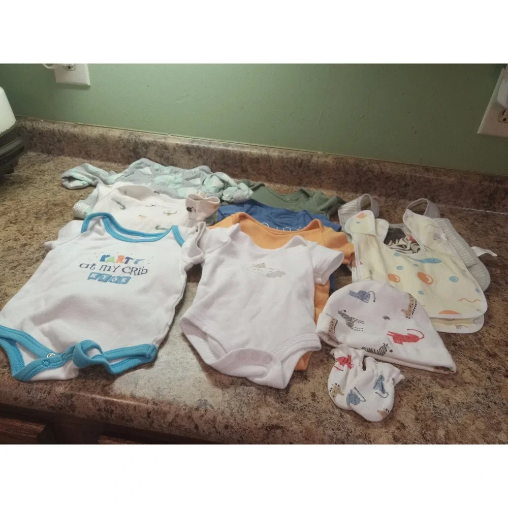 Baby Boy Mixed Lot Gerber Organi Chickpea Kidgets 0-3M 0-6M Bodysuits Pants Bibs